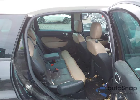 2015 Fiat 500L Lounge z USA, uszkodzony, nr VIN ZFBCFACH8FZ032852